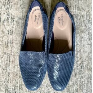 Clark’s Collection Navy Blue Textured Slip On Casual Loafer Shoes Flats Size 7.5